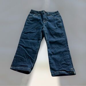 🔹GLORIA VANDERBILT: Women’s 12 petite, navy blue casual jean capris w/pockets🔹